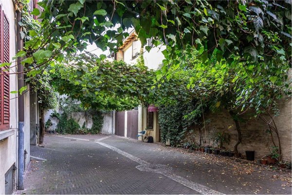 casa indipendente in vendita a Reggio nell'Emilia in zona Città Storica