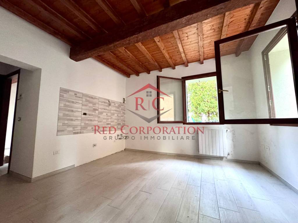 appartamento in vendita a Reggio nell'Emilia in zona Città Storica