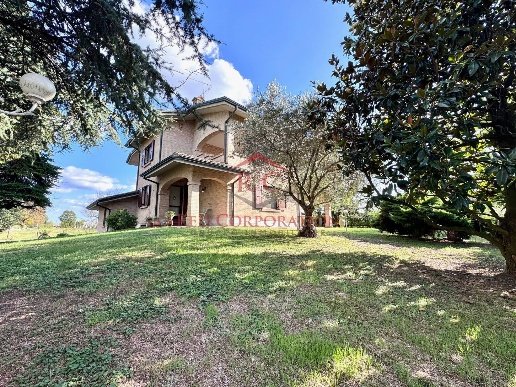 casa indipendente in vendita a Reggio nell'Emilia in zona Mancasale