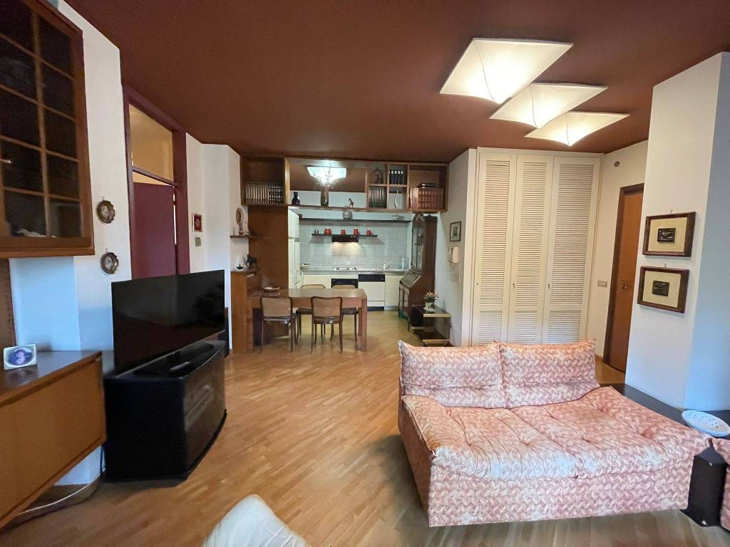 appartamento in vendita a Reggio nell'Emilia in zona Città Storica