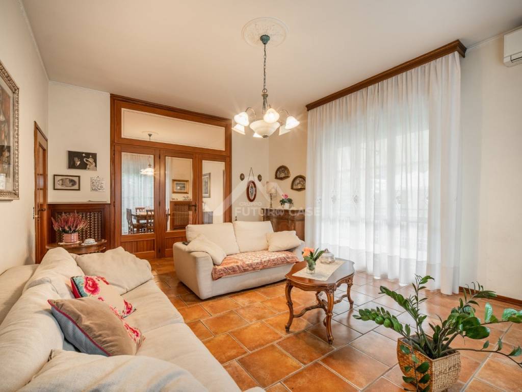 appartamento in vendita a Reggio nell'Emilia in zona Orologio