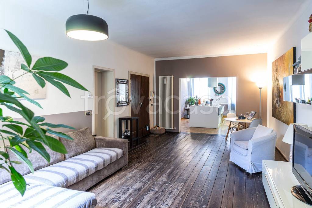 appartamento in vendita a Reggio nell'Emilia in zona Città Storica