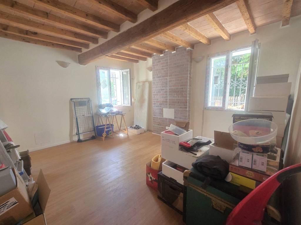 casa indipendente in vendita a Reggio nell'Emilia