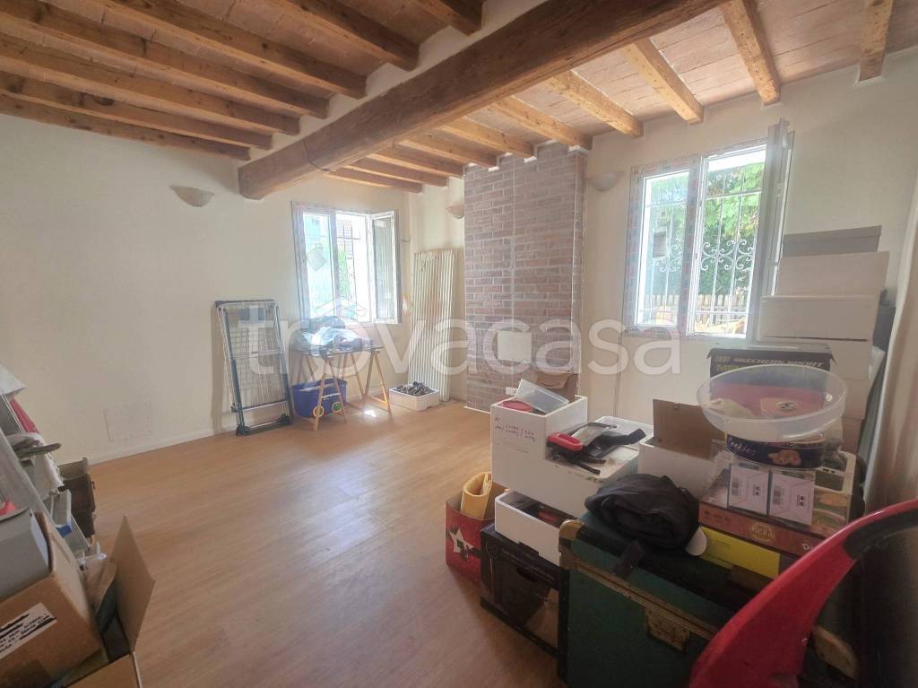 casa indipendente in vendita a Reggio nell'Emilia in zona Marmirolo