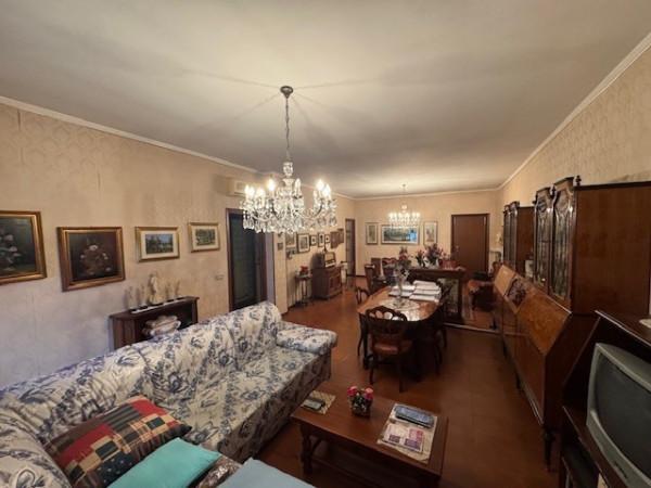 appartamento in vendita a Reggio nell'Emilia in zona Città Storica