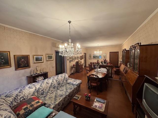 appartamento in vendita a Reggio nell'Emilia in zona Città Storica