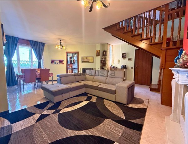 appartamento in vendita a Reggio nell'Emilia in zona Sesso