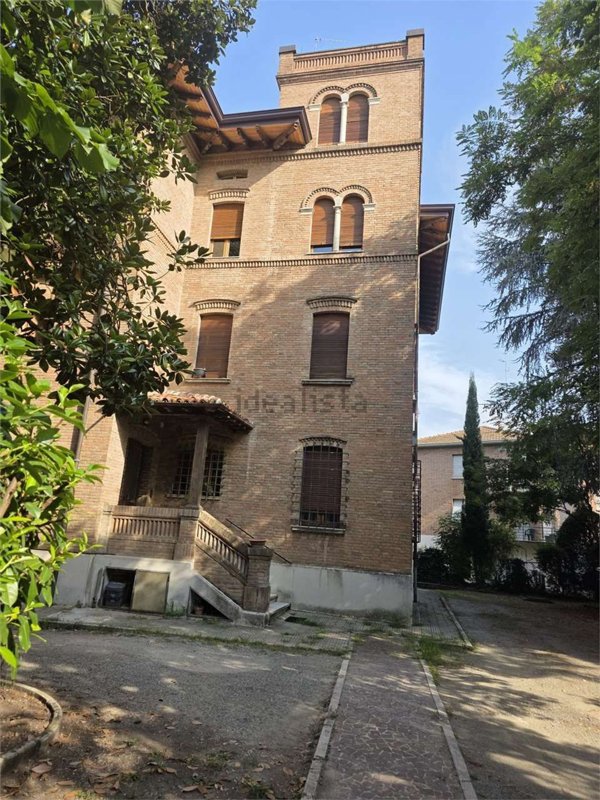 appartamento in vendita a Reggio nell'Emilia in zona Città Storica