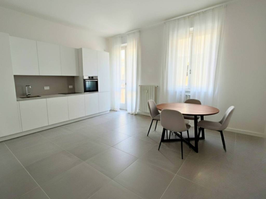 casa indipendente in vendita a Reggio nell'Emilia in zona Città Storica