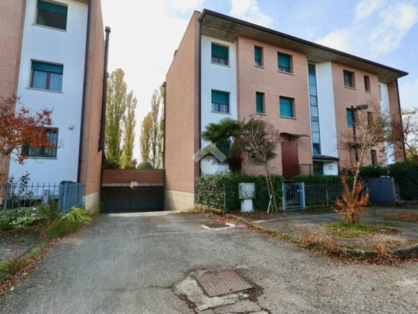 appartamento in vendita a Reggio nell'Emilia in zona Roncocesi