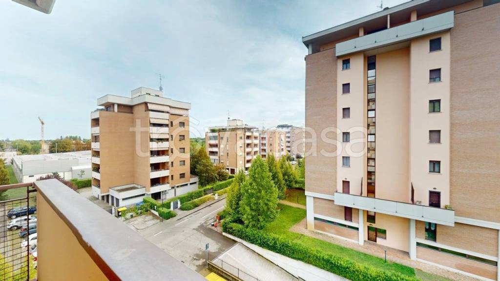 appartamento in vendita a Reggio nell'Emilia in zona Tribunale