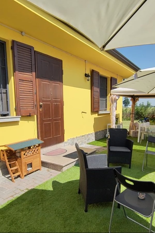 casa indipendente in vendita a Reggio nell'Emilia in zona Cella