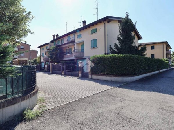 casa indipendente in vendita a Reggio nell'Emilia in zona Roncocesi