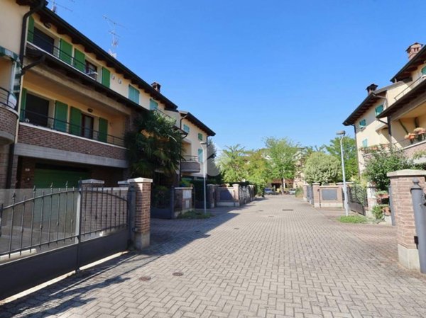 casa indipendente in vendita a Reggio nell'Emilia in zona Roncocesi