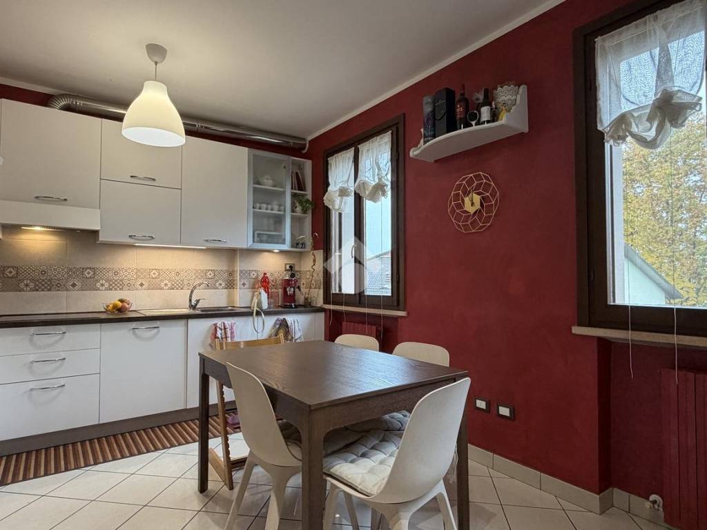 appartamento in vendita a Reggio nell'Emilia in zona Cella