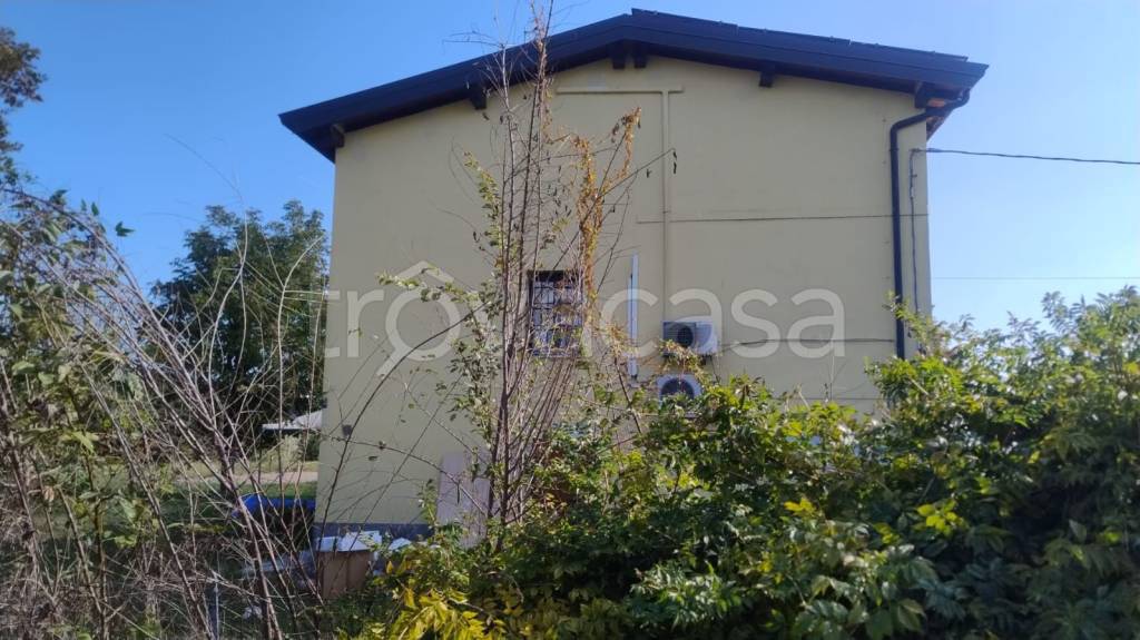 casa indipendente in vendita a Reggio nell'Emilia in zona Cella