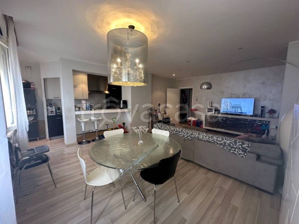 appartamento in vendita a Reggio nell'Emilia in zona Città Storica