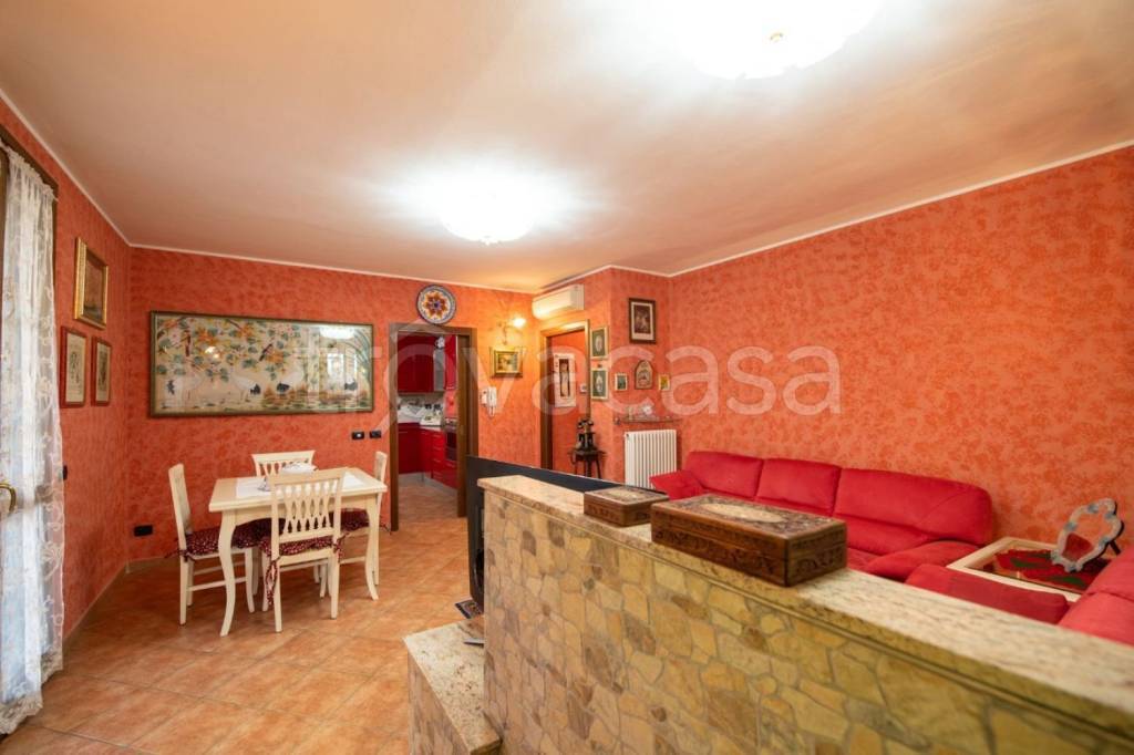 casa indipendente in vendita a Reggio nell'Emilia in zona Città Storica