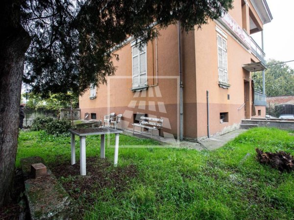 casa indipendente in vendita a Reggio nell'Emilia in zona Pieve Modolena