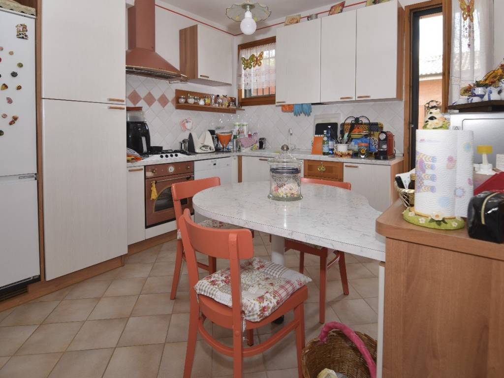 appartamento in vendita a Reggio nell'Emilia in zona Cella