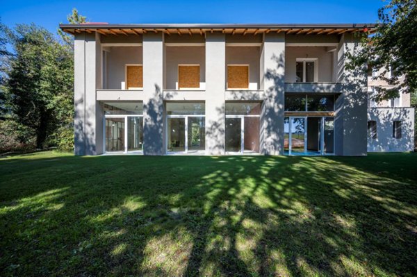 casa indipendente in vendita a Reggio nell'Emilia in zona Codemondo