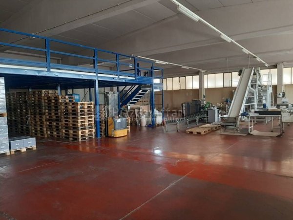 capannone in vendita a Reggio nell'Emilia