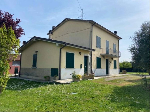 casa indipendente in vendita a Reggio nell'Emilia