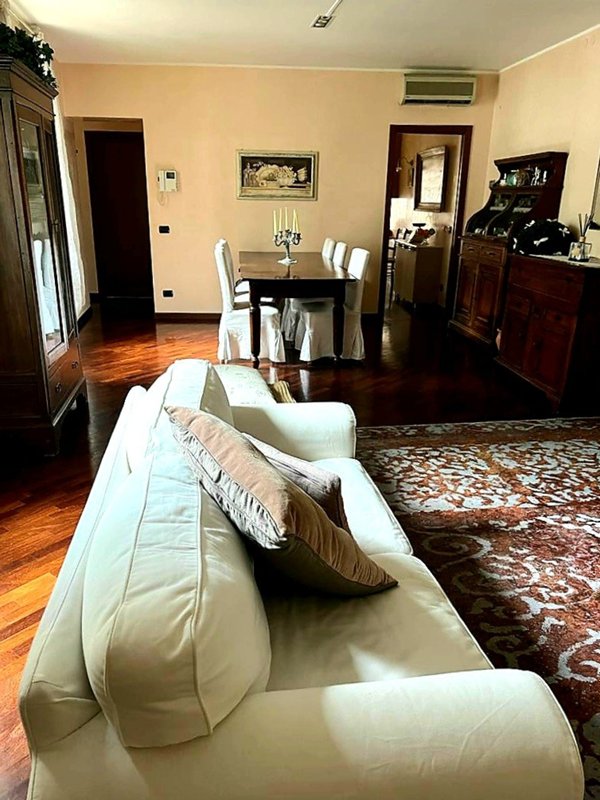 appartamento in vendita a Reggio nell'Emilia in zona Città Storica