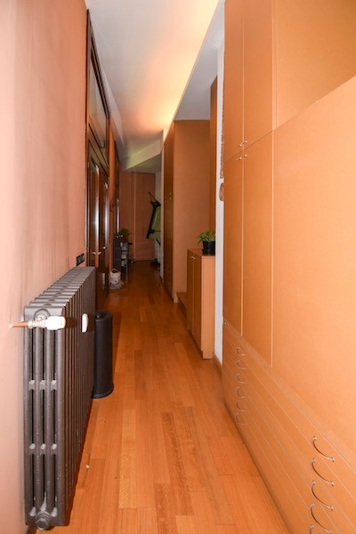 ufficio in vendita a Reggio nell'Emilia in zona Mirabello