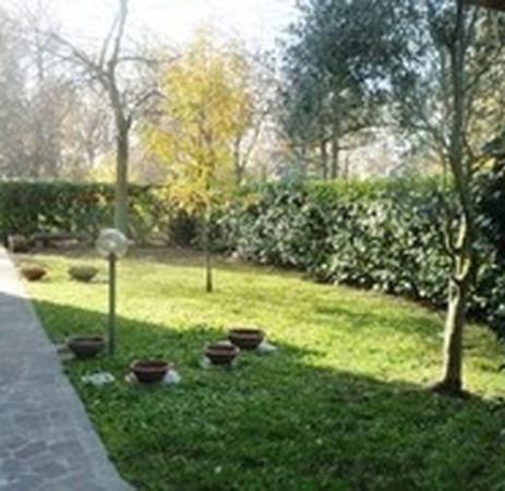 casa indipendente in vendita a Reggio nell'Emilia in zona Città Storica