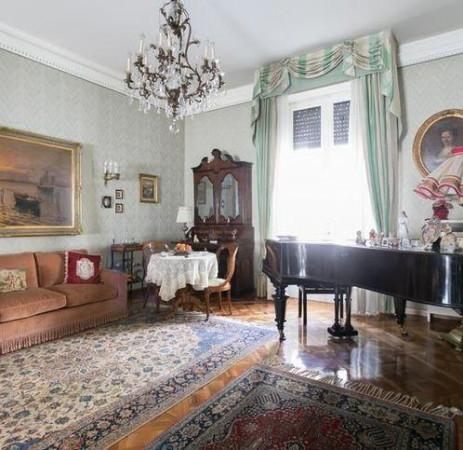 casa indipendente in vendita a Reggio nell'Emilia in zona Città Storica