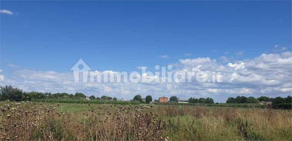 casa indipendente in vendita a Reggio nell'Emilia in zona Città Storica