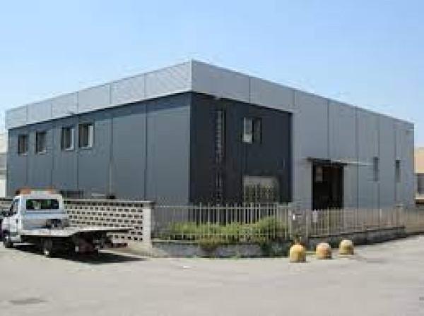 negozio in vendita a Reggio nell'Emilia in zona Sesso