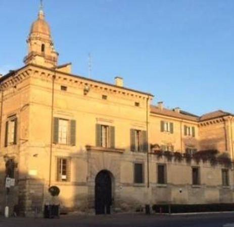 appartamento in vendita a Reggio nell'Emilia in zona Città Storica