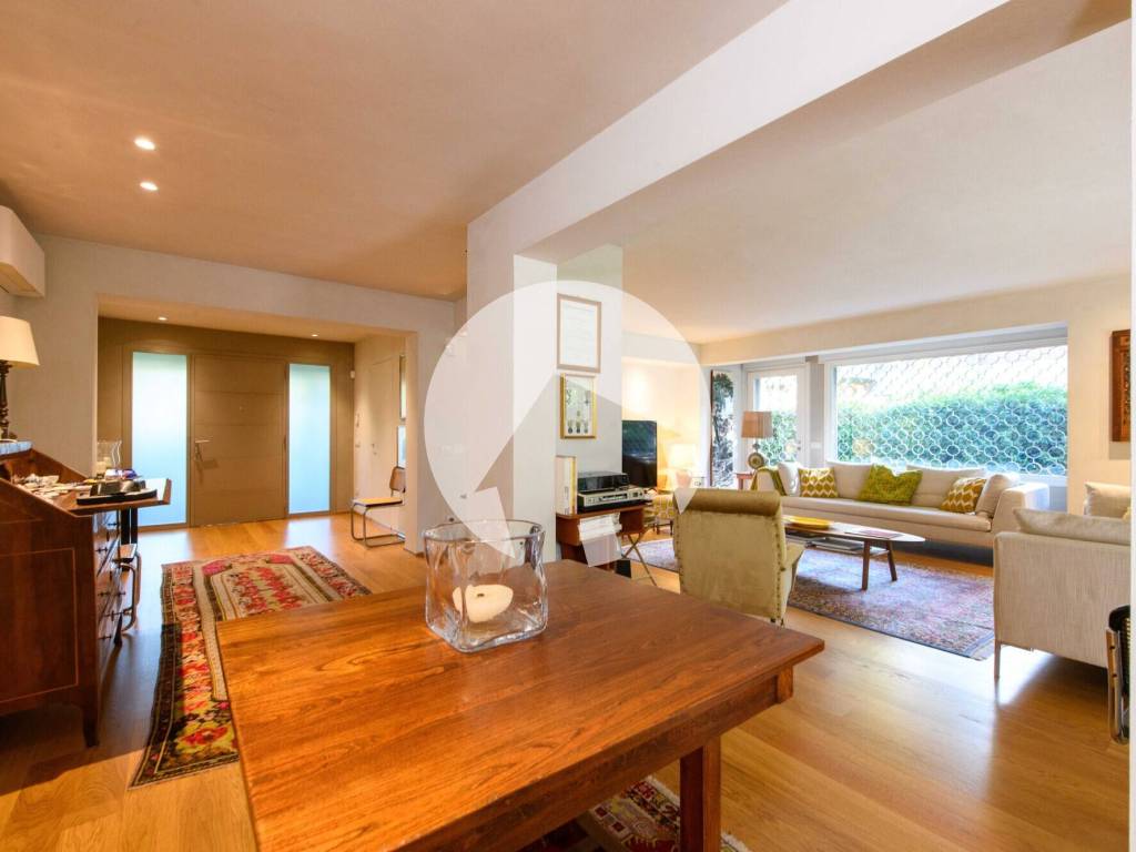 casa indipendente in vendita a Reggio nell'Emilia in zona Città Storica