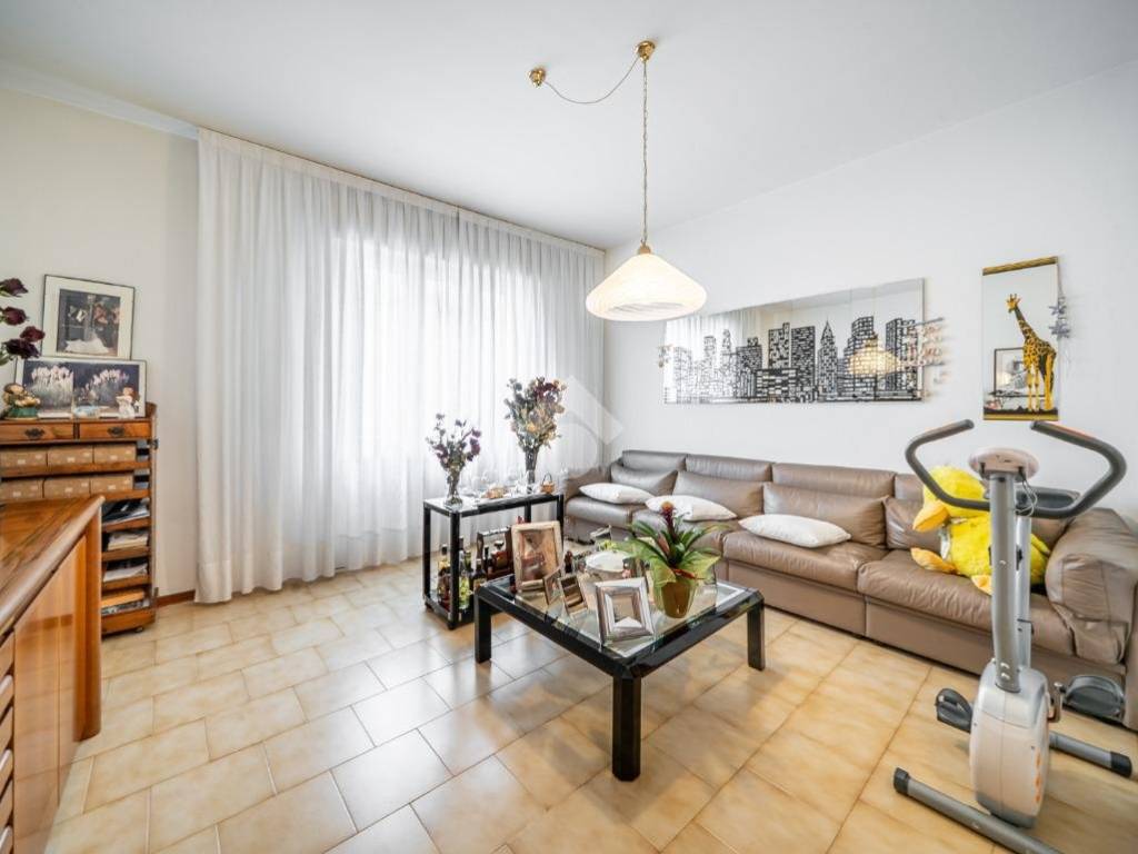 casa indipendente in vendita a Reggio nell'Emilia in zona Regina Pacis