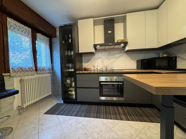 quadrivano in vendita a Reggio nell'Emilia in zona Roncocesi