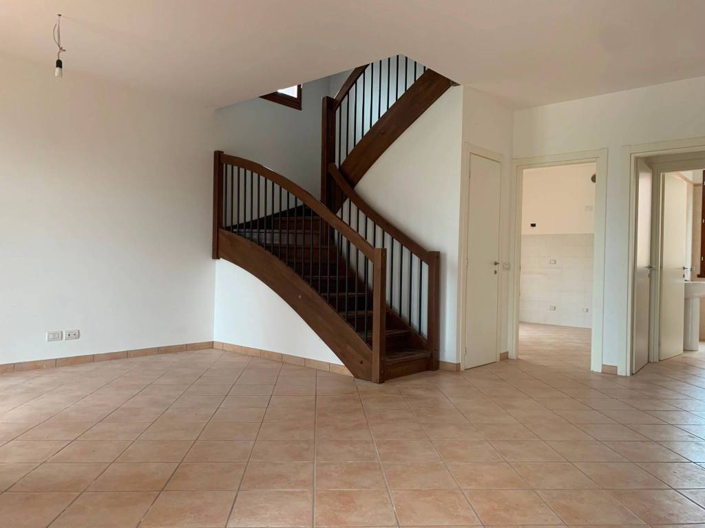 casa indipendente in vendita a Reggio nell'Emilia in zona Marmirolo