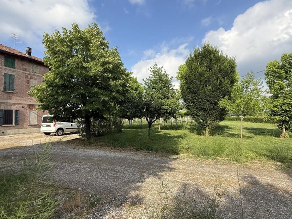 terreno agricolo in vendita a Reggio nell'Emilia in zona Roncocesi