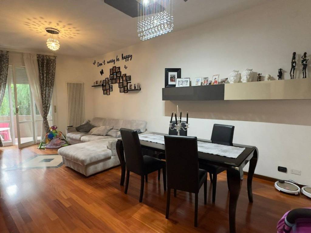 appartamento in vendita a Reggio nell'Emilia in zona Città Storica