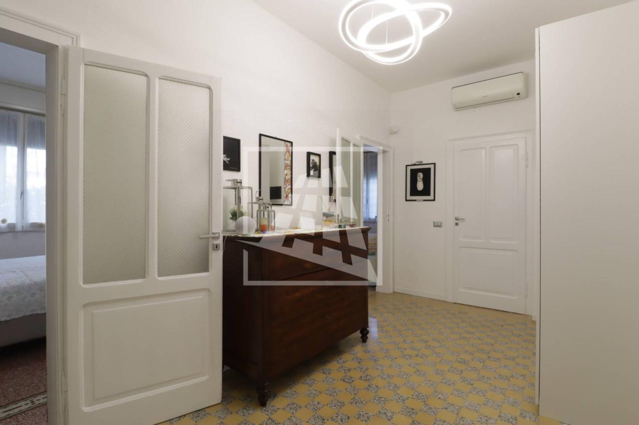 appartamento in vendita a Reggio nell'Emilia in zona Città Storica