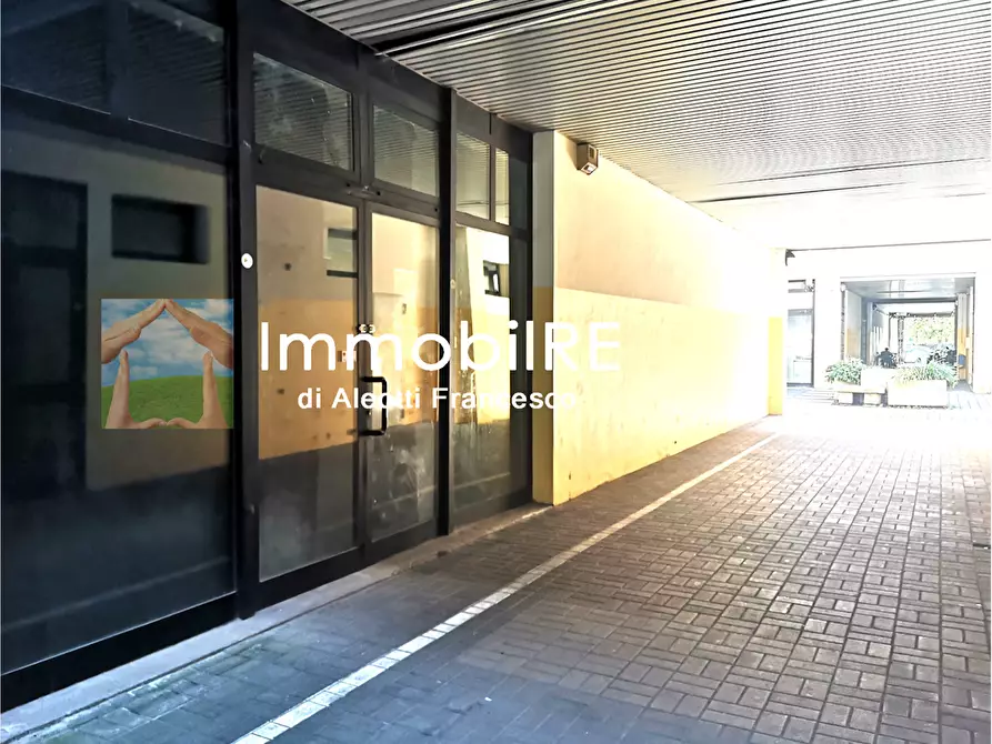 negozio in vendita a Reggio nell'Emilia