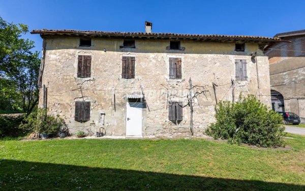 casa indipendente in vendita a Reggio nell'Emilia in zona Roncadella