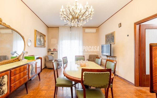 appartamento in vendita a Reggio nell'Emilia in zona Città Storica