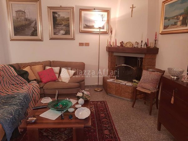 casa indipendente in vendita a Reggio nell'Emilia in zona Pieve Modolena