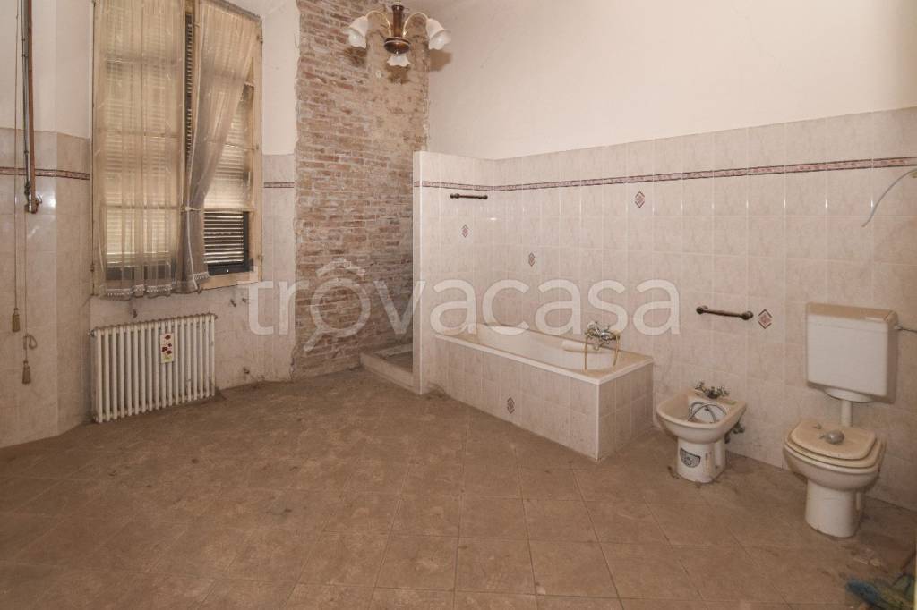 appartamento in vendita a Reggio nell'Emilia in zona Città Storica