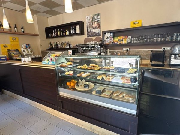 negozio in vendita a Reggio nell'Emilia in zona Città Storica