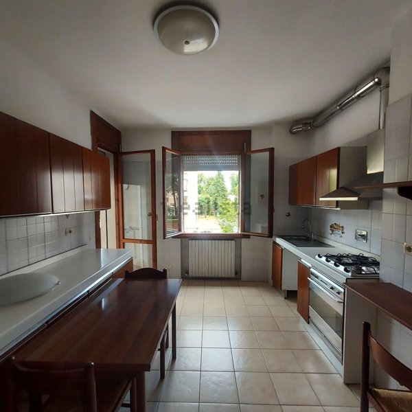 appartamento in vendita a Reggio nell'Emilia in zona Ospizio