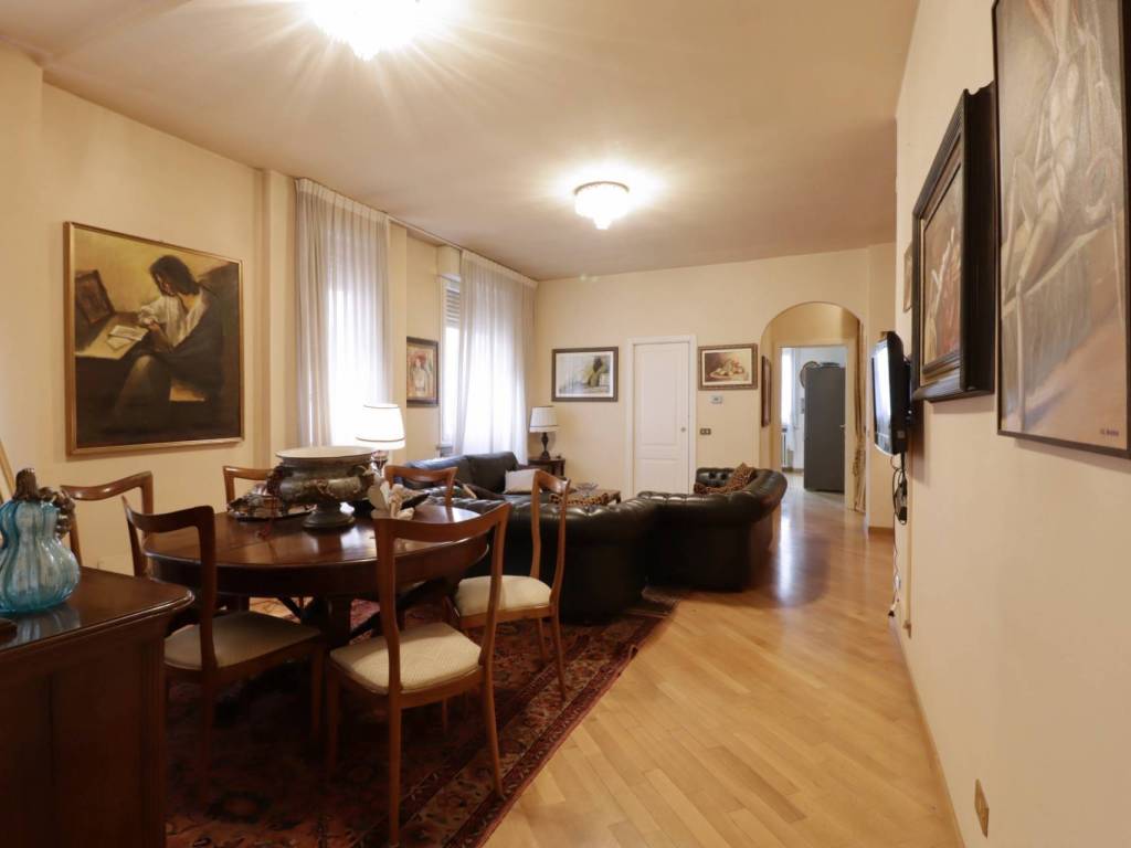 appartamento in vendita a Reggio nell'Emilia in zona Città Storica