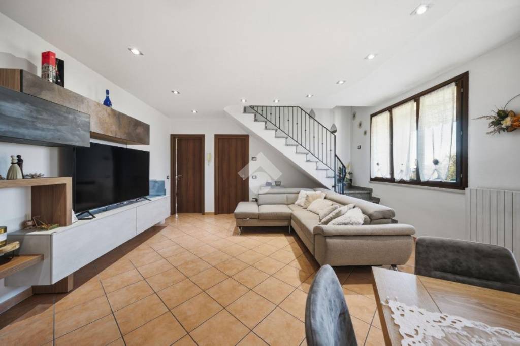 appartamento in vendita a Reggio nell'Emilia in zona Cadè / Gaida